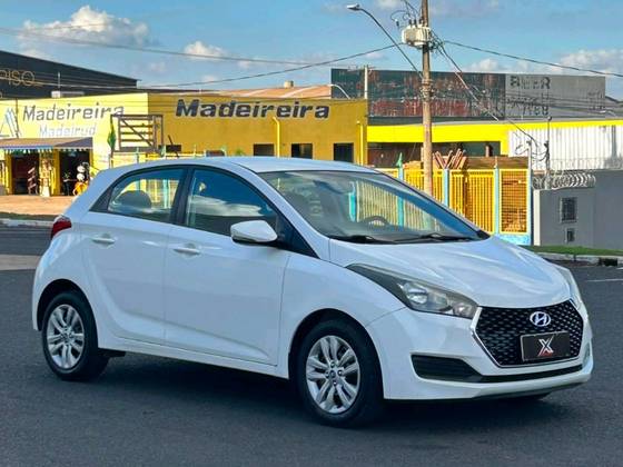HYUNDAI HB20 1.0 COMFORT PLUS 12V FLEX 4P MANUAL